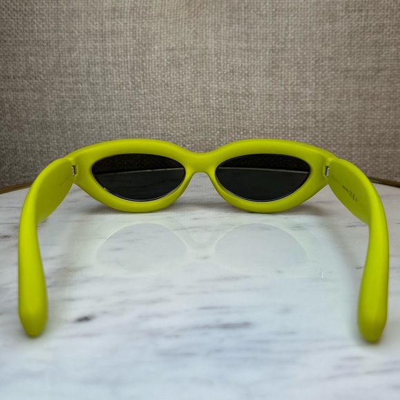 New! Authentic BOTTEGA VENETA Green mirror Sunglasses. - Picture 9 of 13